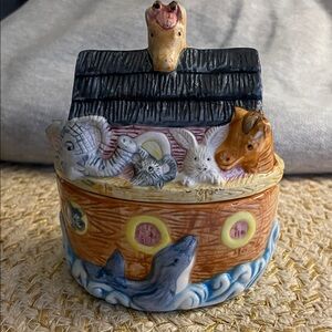 Vintage MCM hand painted DOLOMITE Noah's Ark sugar dish with spoon port